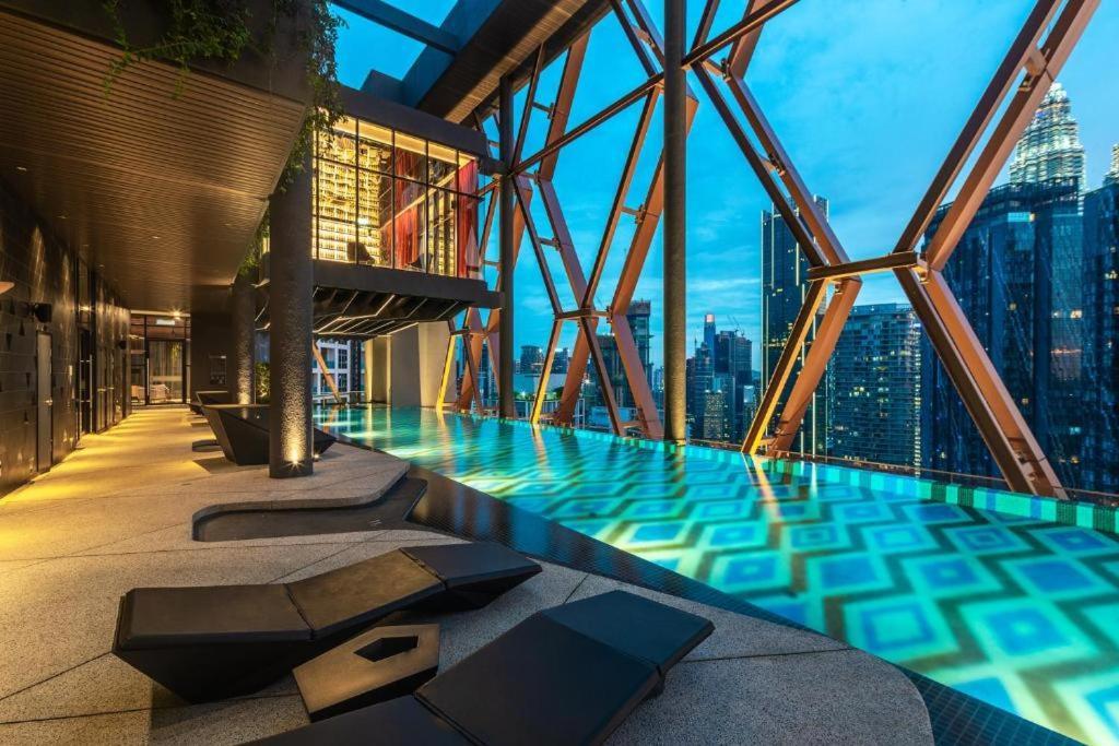 Scarletz Suites Klcc By Luxe Suites كوالالمبور المظهر الخارجي الصورة