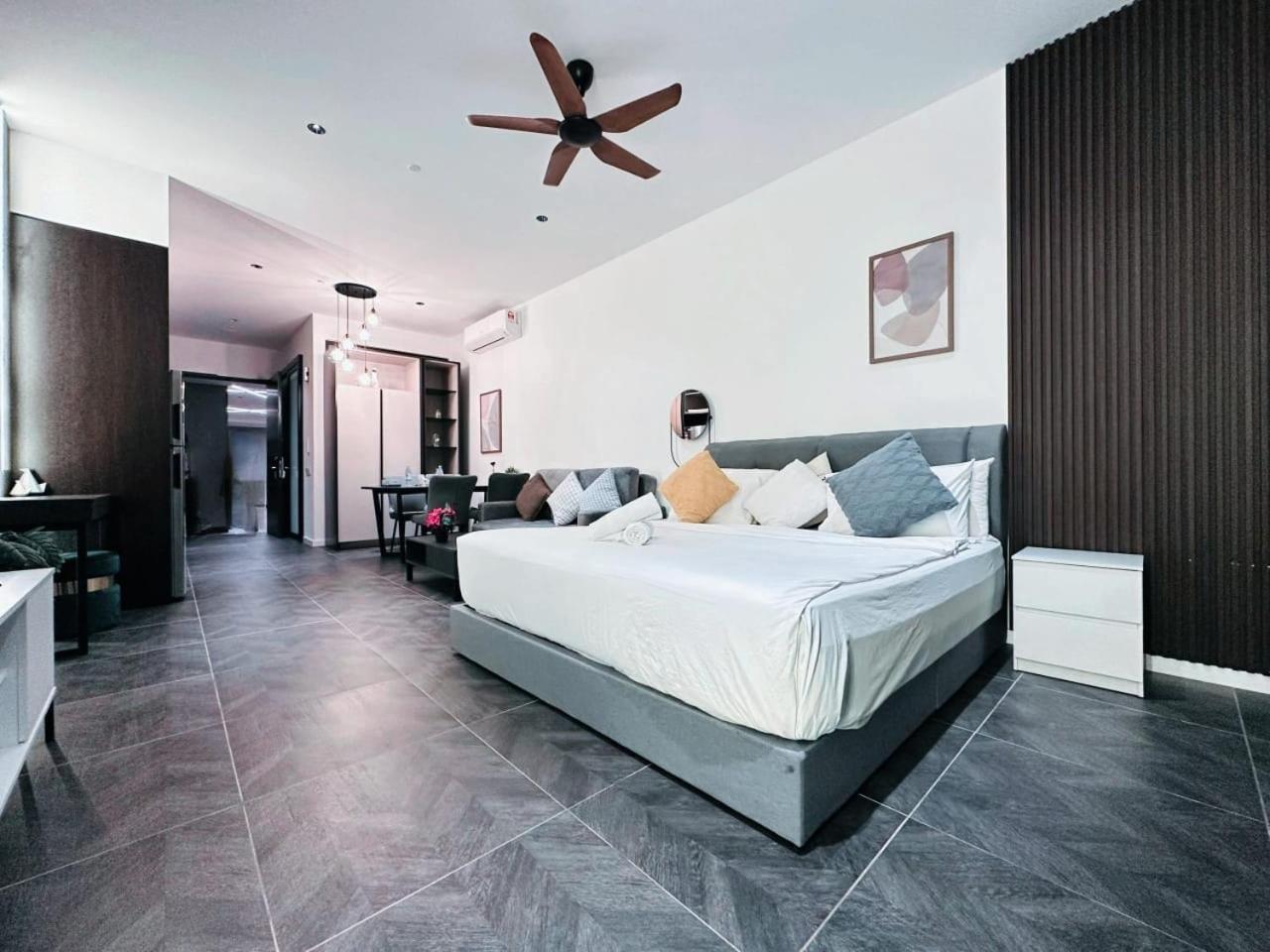 Scarletz Suites Klcc By Luxe Suites كوالالمبور المظهر الخارجي الصورة