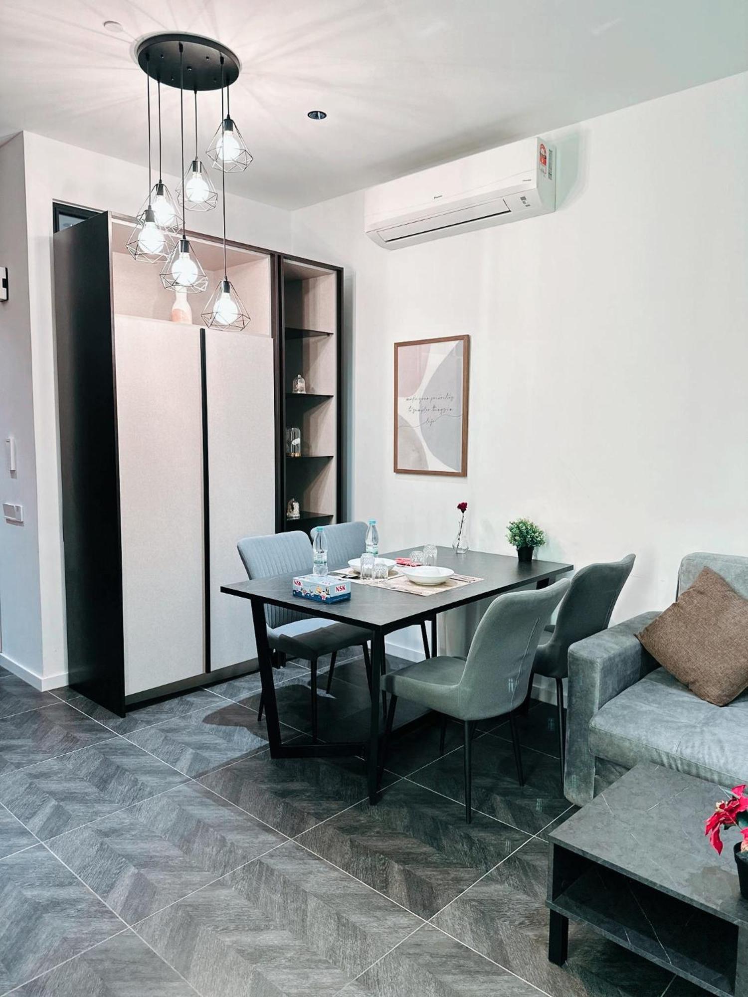 Scarletz Suites Klcc By Luxe Suites كوالالمبور الغرفة الصورة