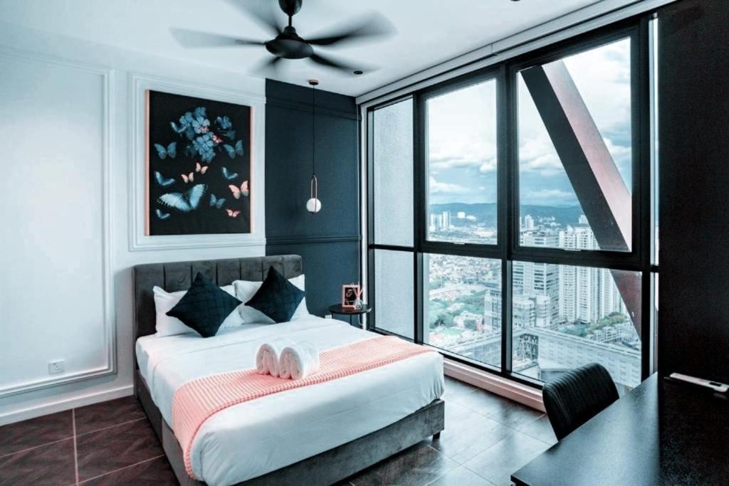 Scarletz Suites Klcc By Luxe Suites كوالالمبور المظهر الخارجي الصورة